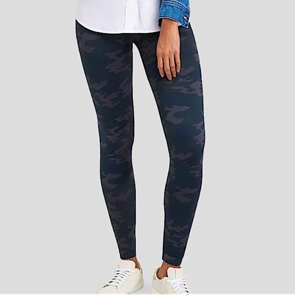 SPANX Women’s Seamless Shaping Camouflage High Waisted Leggings Size Medium